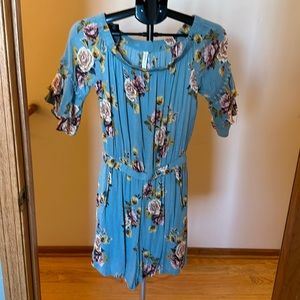 Xhilaration Floral Blue romper size small